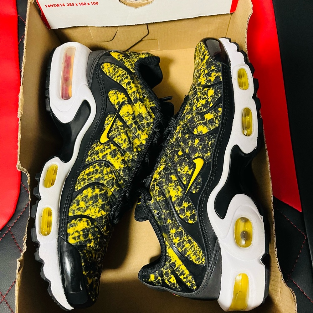Nike Air Max Plus “Snakeskin” 5.5 womens